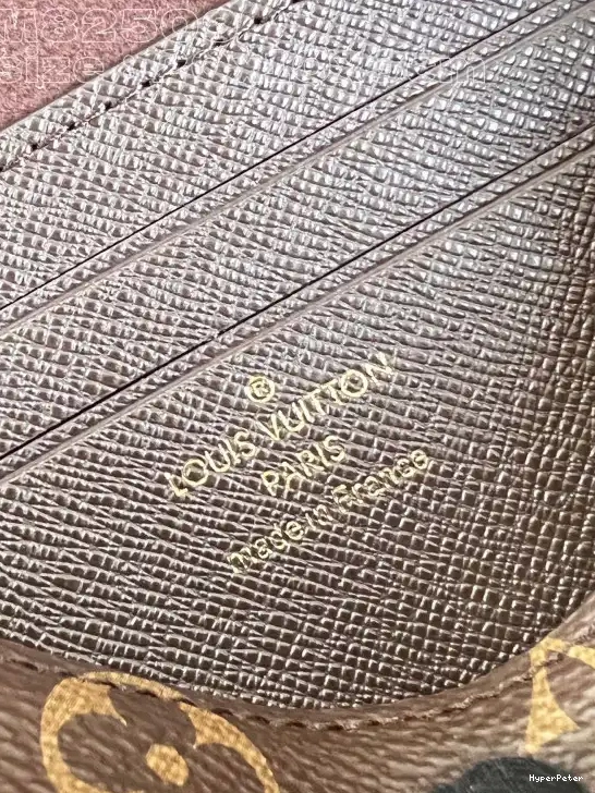 Chain LOUIS Wallet On VUITTON Lily 0516